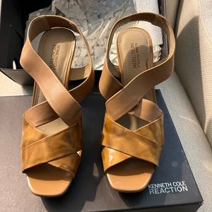 KENNETH COLE REACTION SWEET CHIP OLIVE HIGH HEEL STRAPPY SANDALS WOMENS